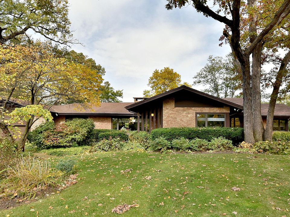 6457 Blackhawk Trl, Indian Head Park, IL 60525 | Zillow