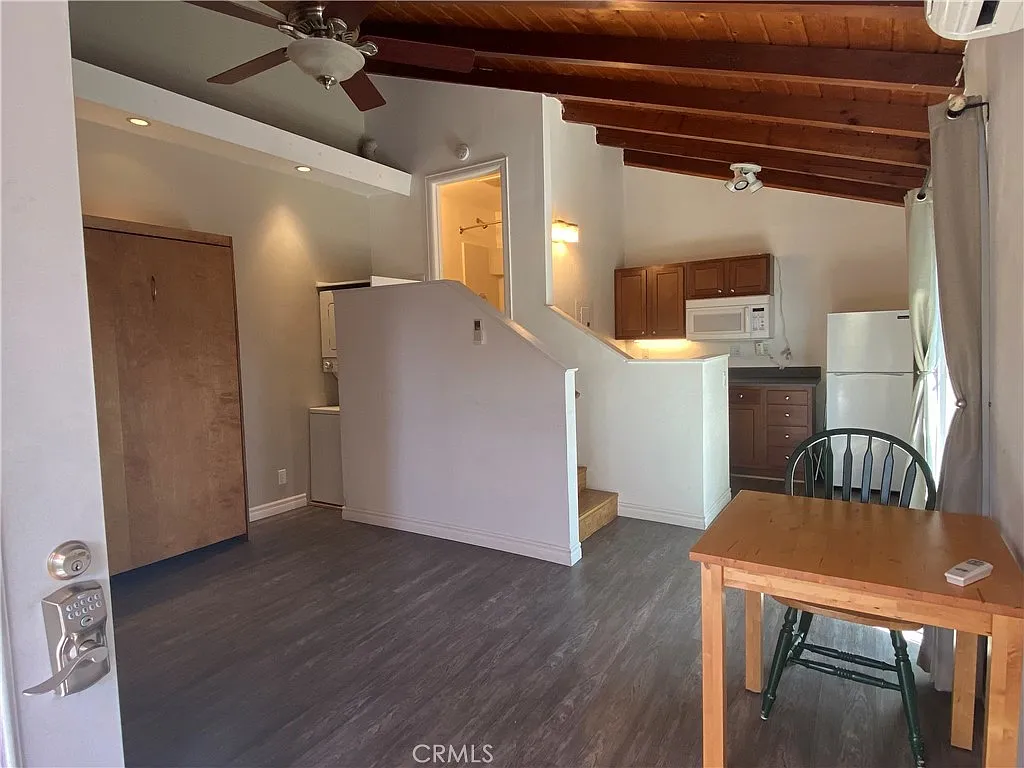 Studio, 310 sqft, $1,600 — Photo 4