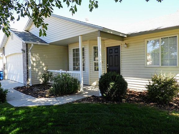 Outside Front - Picture 2