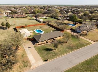 1608 Yucca St, Iowa Park, TX 76367