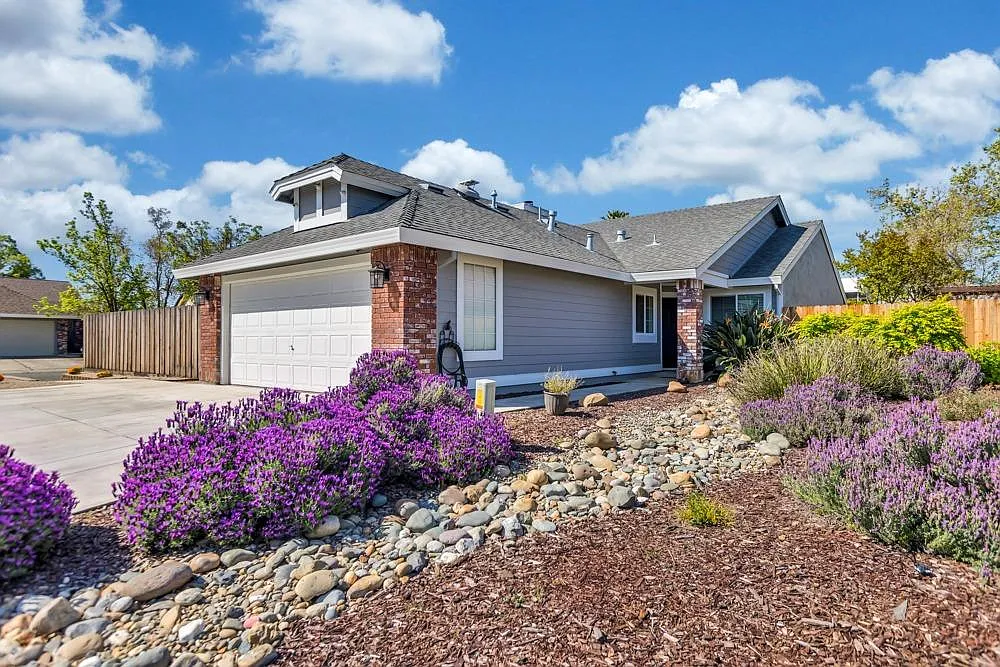 8198 Westray Dr photo 1