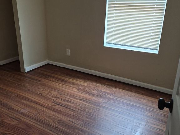 3rd image of 1073 W 27th St