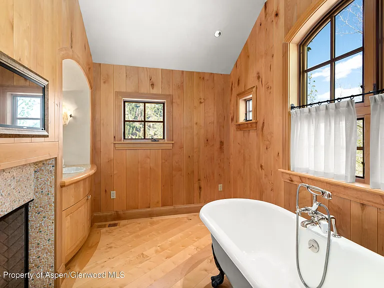 388 Exhibition Ln — Photo 18
