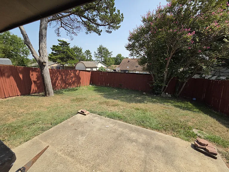 510 Shenandoah Ct — Photo 2