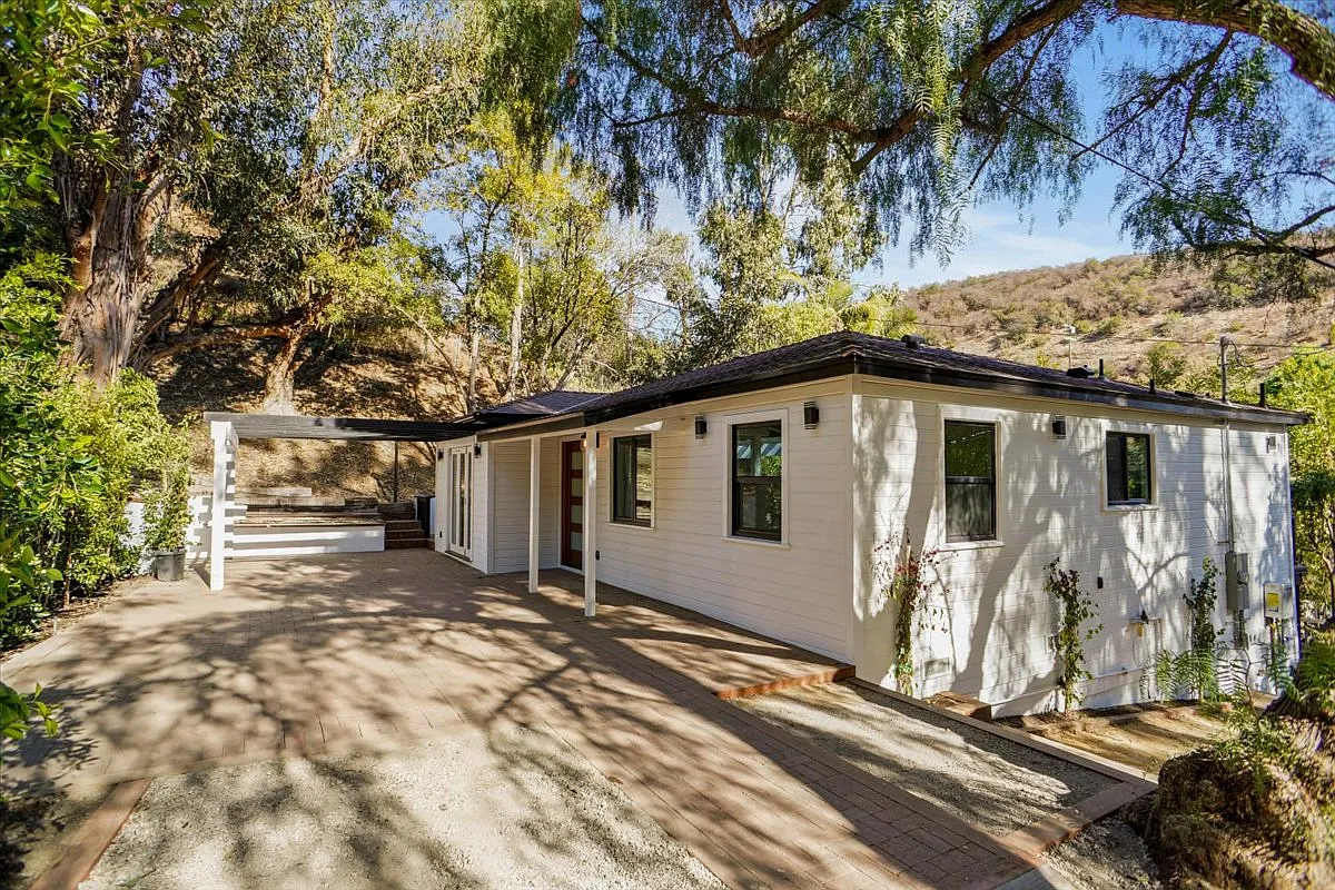 9615 Highland Gorge Dr — Photo 1