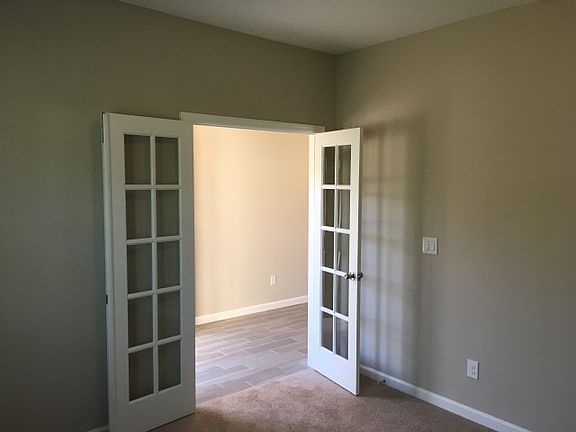 3rd image of 226 Athens Dr