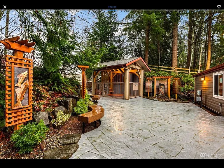 Hot tub and community picnic area