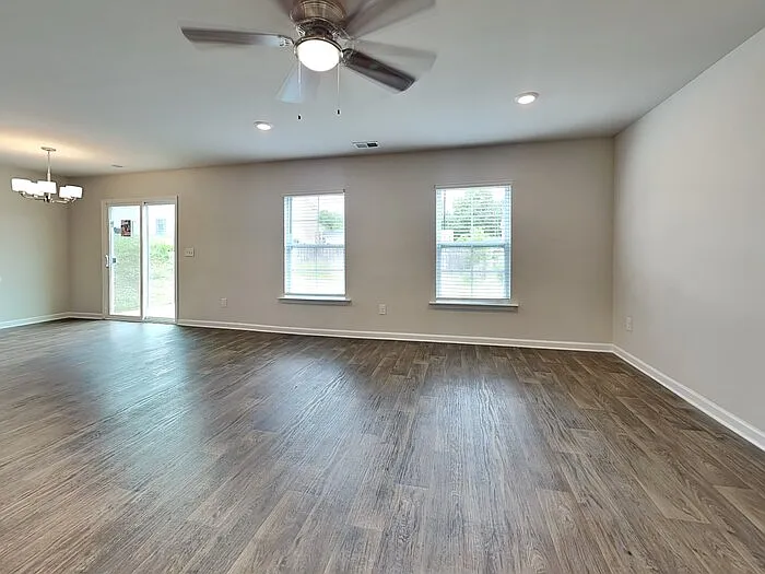 331 Crooked Pine Ct — Photo 4