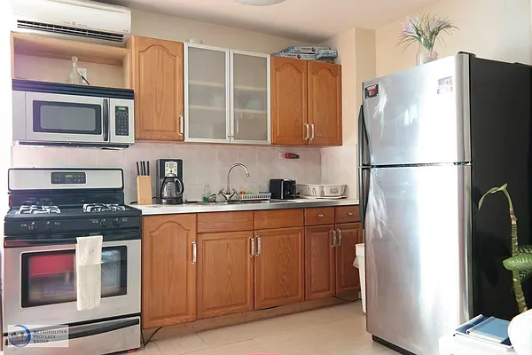 Rented by Metropolitan Property Group | media 23