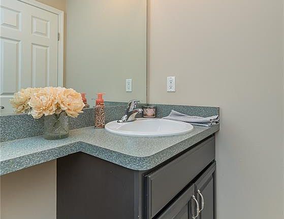 4th image of 4705 Doral Dr