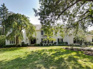 925 Walden Ln, Lake Forest, IL 60045