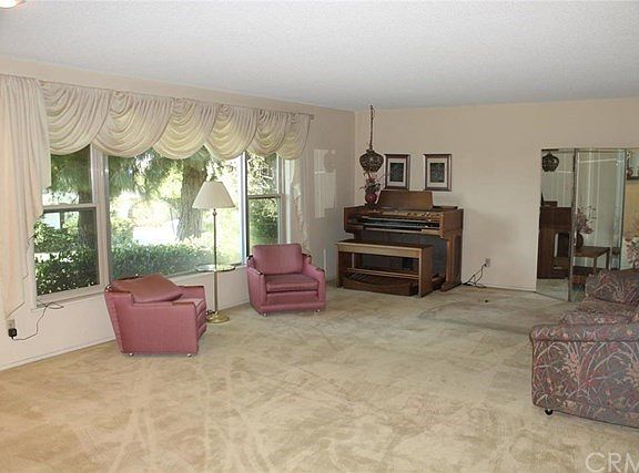 4th image of 25131 Crestview Dr