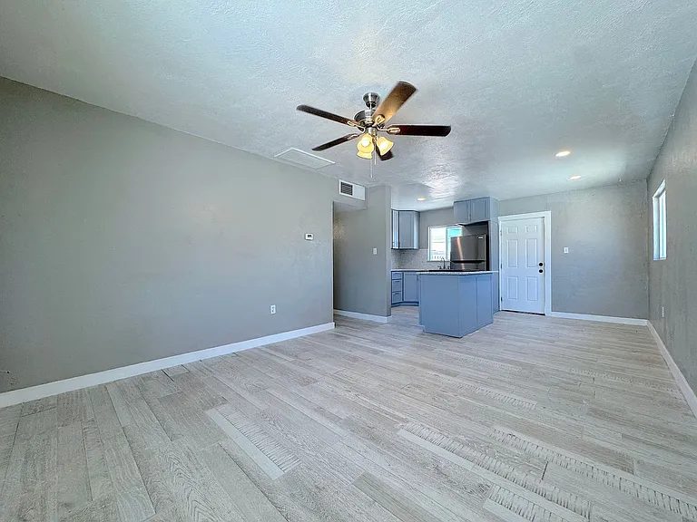 4918 Tetons Dr — Photo 5