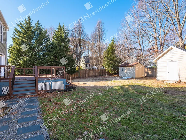 9020 Castle Point Dr — Photo 20