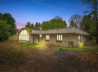 9033 Winn Rd, Spring Grove, IL 60081