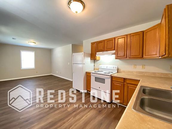 5th image of 1114 Chandler Ave