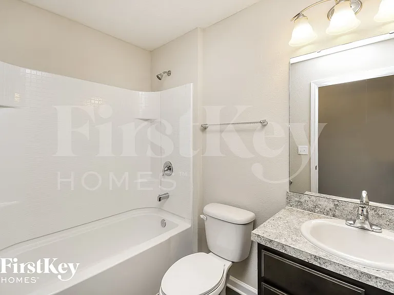 11224 Margarets Landing Pl — Photo 13