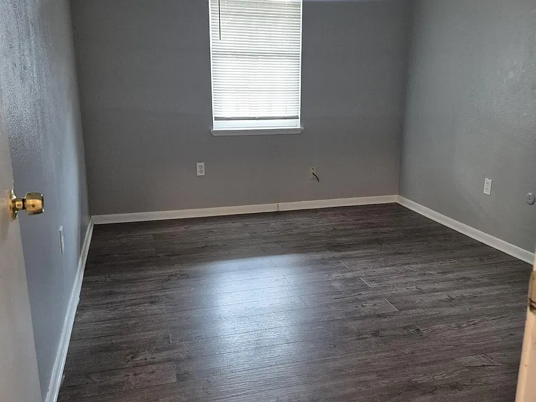 305 S Border St #F — Photo 3
