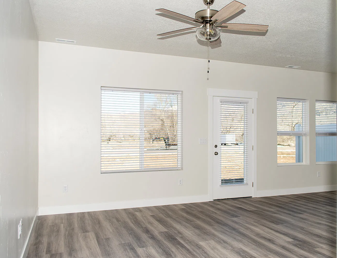 3 bed, 2.5 bath, 1558 sqft, $1,850 — Photo 3