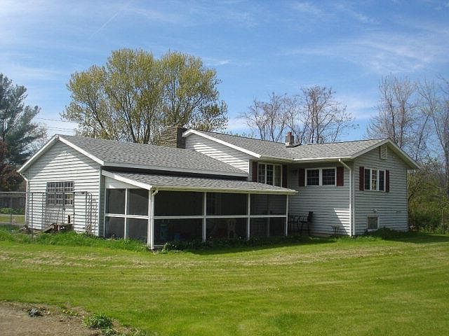 2nd image of 2194 Indian Hills Rd