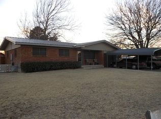 808 W Oklahoma Dr, Laverne, OK 73848