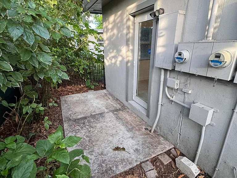 1437 NW 4th Ave — Photo 15