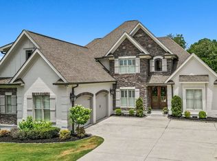 8007 Hampton Cove Dr, Ooltewah, TN 37363