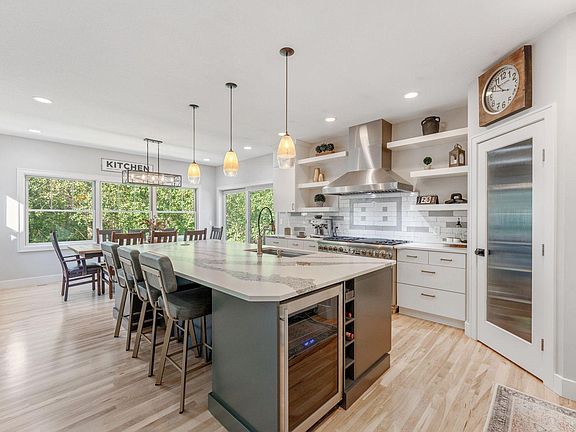 4th image of 23062 Woodland Ridge Dr