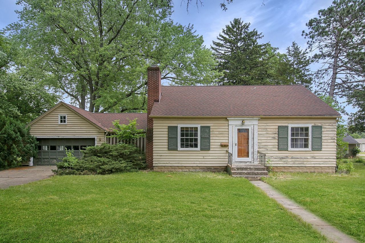 410 Elm St, Sandwich, IL 60548 | Zillow