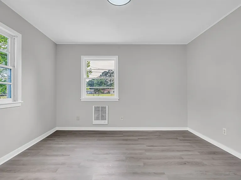 131 Poplar St — Photo 7