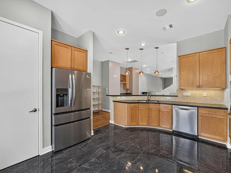 6016 Truro St — Photo 17