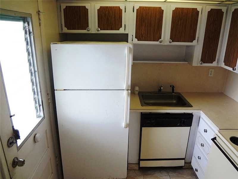 1st image of 1225 NE 124th St APT 42A