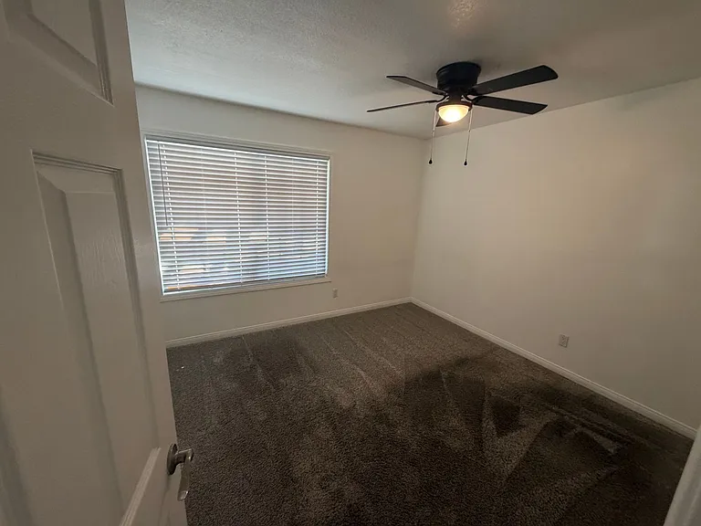 1118 Zircon St — Photo 24