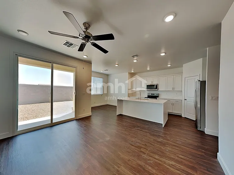17165 W Lawrence Ln — Photo 5