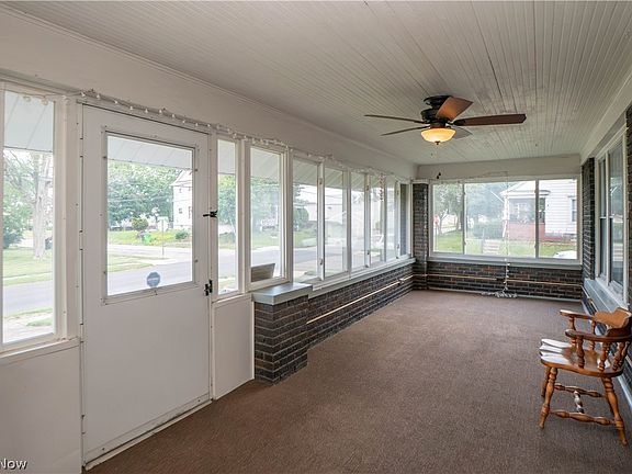3rd image of 106 W Summit St