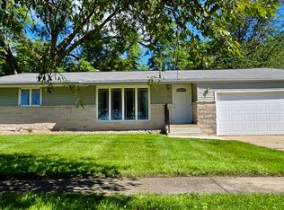 310 W 5th St, Gridley, IL 61744
