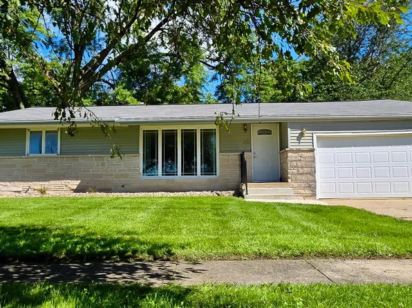 310 W 5th St, Gridley, IL 61744
