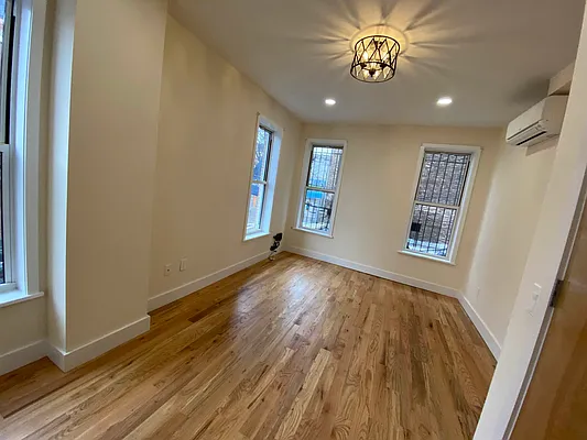 Rented by NY Living Solutions | media 11