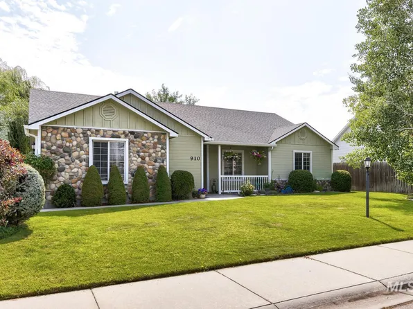 910 Gem Stone Way, Emmett, ID 83617