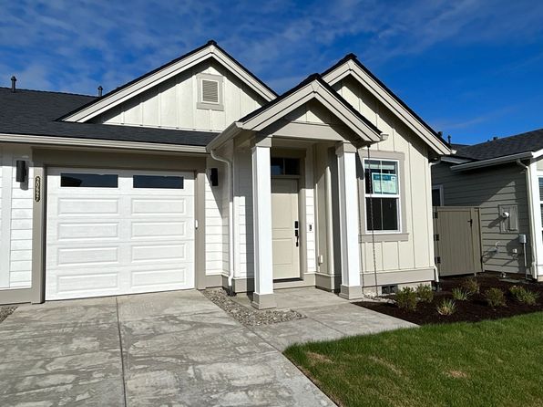 20697 SE Iron Horse Ln