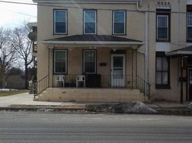 113 Carlisle St, New Oxford, PA