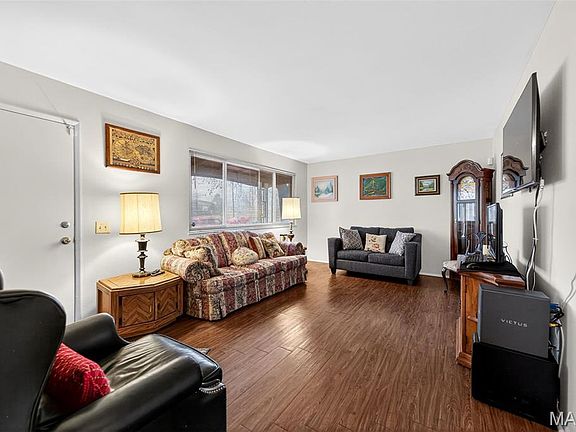 3rd image of 1395 Redbird Dr