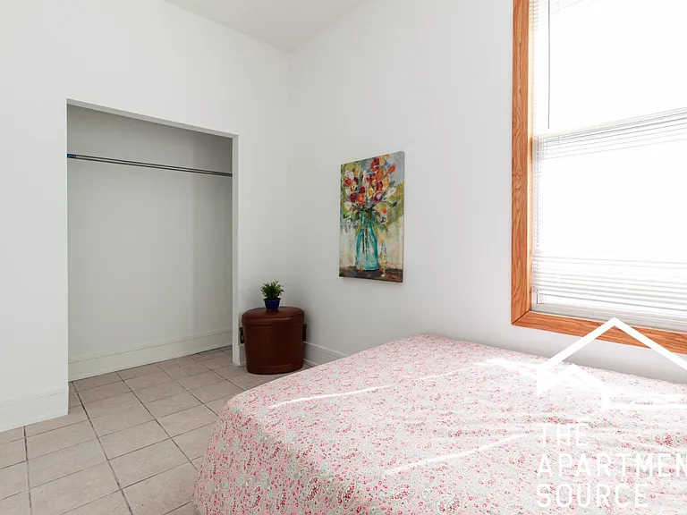 1634 N Whipple St #2E — Photo 8