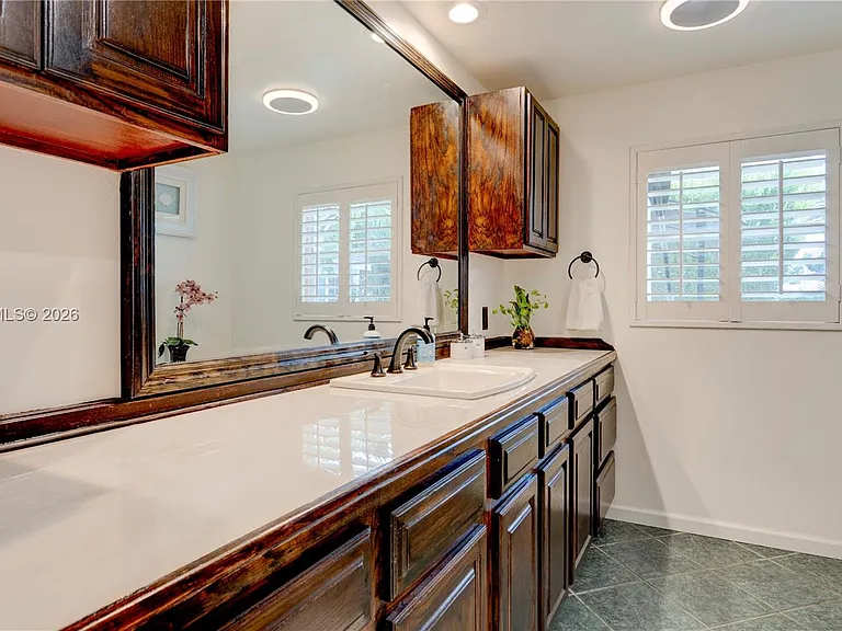 150 Azalea St — Photo 15