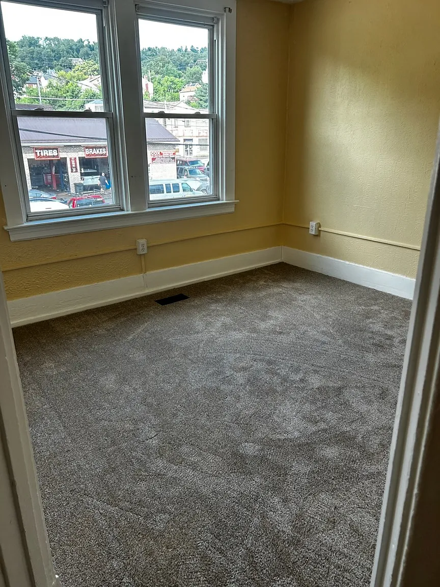 526 N State St #A photo 1