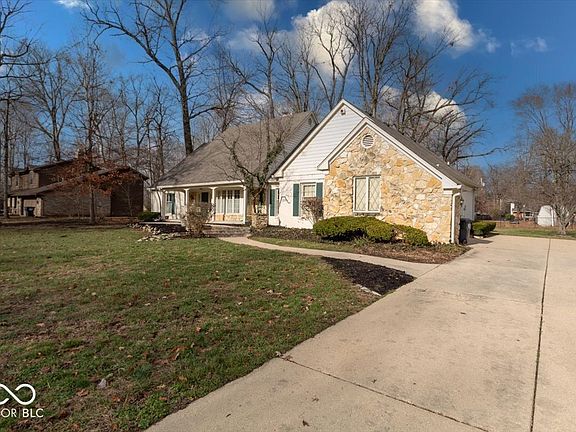 3rd image of 910 Sleepy Hollow Pl