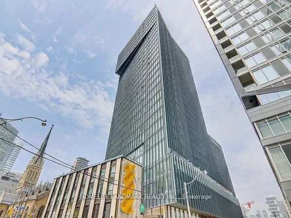 60 Shuter St #1802, Toronto, ON M5B 1B1