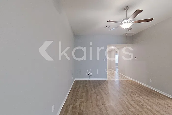 3 bed, 2.0 bath, 1366 sqft, $1,845 — Photo 2