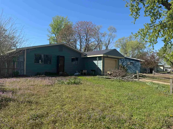 1221 Andrew Ave, Salina, KS 67401