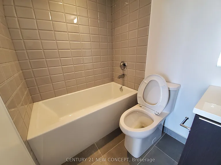 203 College St #1105 — Photo 10